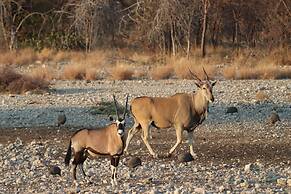 Omukuyu Wildlife Lodge