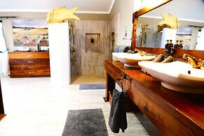 Omukuyu Wildlife Lodge