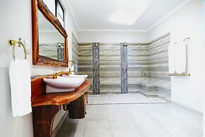 Omukuyu Wildlife Lodge