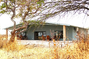 Omukuyu Wildlife Lodge
