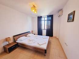 Etara 4 Apartments