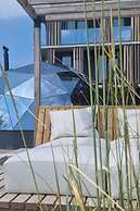 Kunigiskes Apt- Sleeps 4 - Pool & Hot Tub