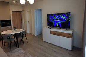 Kunigiskes Apt- Sleeps 4 - Pool & Hot Tub