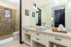 Ocean s Edge Fully Staffed Luxury Villa