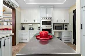 Ocean s Edge Fully Staffed Luxury Villa
