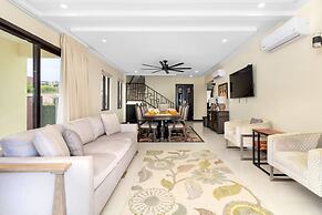 Ocean s Edge Fully Staffed Luxury Villa