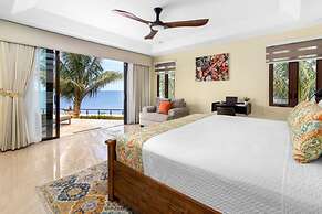Breathtaking Oceanfront Luxe Villa in Tower Isle Jacuzzi Pool Fully St