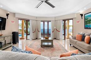 Breathtaking Oceanfront Luxe Villa in Tower Isle Jacuzzi Pool Fully St