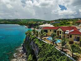 Breathtaking Oceanfront Luxe Villa in Tower Isle Jacuzzi Pool Fully St