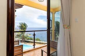 Breathtaking Oceanfront Luxe Villa in Tower Isle Jacuzzi Pool Fully St