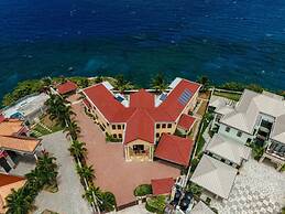 Breathtaking Oceanfront Luxe Villa in Tower Isle Jacuzzi Pool Fully St