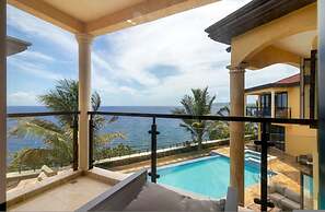 Breathtaking Oceanfront Luxe Villa in Tower Isle Jacuzzi Pool Fully St