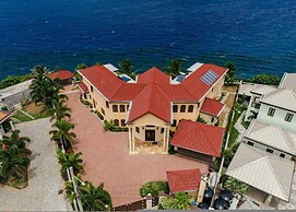 Breathtaking Oceanfront Luxe Villa in Tower Isle Jacuzzi Pool Fully St