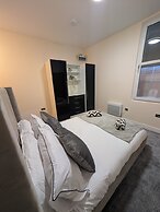 Upperhead Row Apartment
