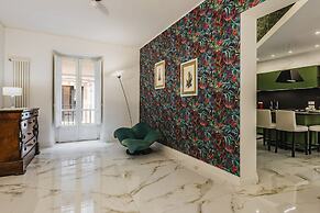 Upscale Urban Apartment by Wonderful Italy
