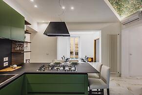 Upscale Urban Apartment by Wonderful Italy
