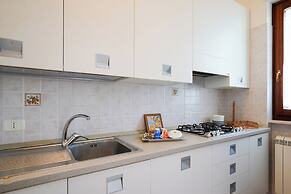 Appartamento a Torre Canne con balcone