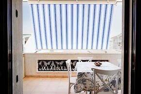 Appartamento a Torre Canne con balcone