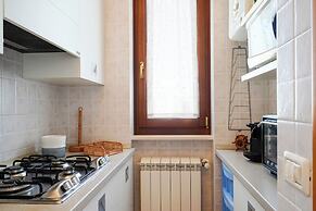 Appartamento a Torre Canne con balcone