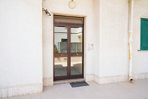 Appartamento a Torre Canne con balcone