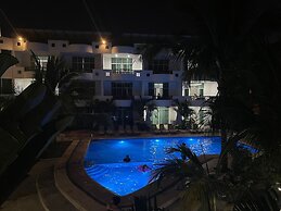 COSTA MADERO RESORT
