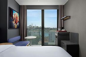 Aloft by Marriott Istanbul Karakoy