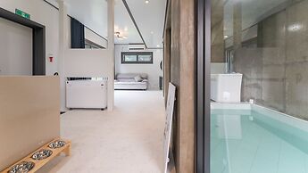 Taean Aloha Oe Pet Pool Villa