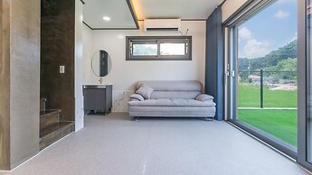 Taean Aloha Oe Pet Pool Villa