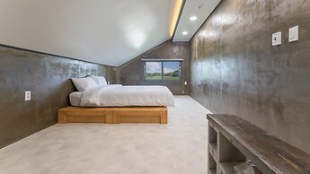 Taean Aloha Oe Pet Pool Villa