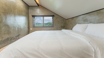 Taean Aloha Oe Pet Pool Villa