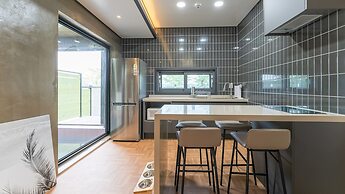 Taean Aloha Oe Pet Pool Villa