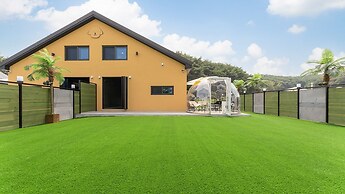 Taean Aloha Oe Pet Pool Villa