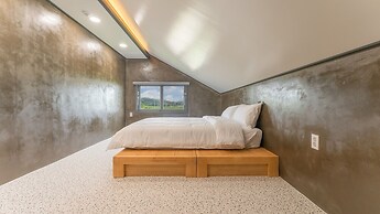 Taean Aloha Oe Pet Pool Villa