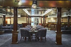 prince omar boat