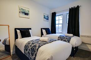 Wigan - Apartment - Sleeps 6 - Parking