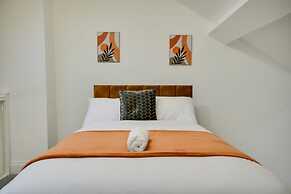 Wigan - Apartment - Sleeps 6 - Parking