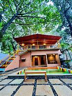 Lost Paradise A Social Hostel