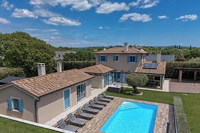 Villa Milo Mali Vareski With Pool