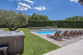Villa Milo Mali Vareski With Pool