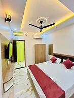 Hotel PVS Grand