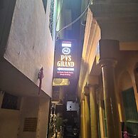 Hotel PVS Grand