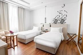 Landmark Hotel & Suites