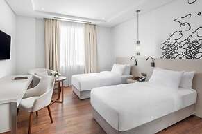 Landmark Hotel & Suites