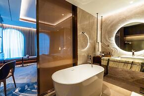 Arjuna Solitaire Hotel