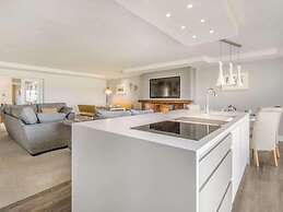 Sleeps 10 - Hot tub - Pool Table - Play Park