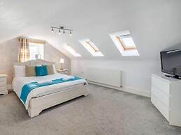 Sleeps 10 - Hot tub - Pool Table - Play Park