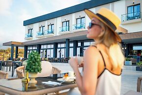 Shayna Beach Club