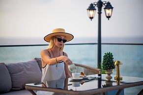 Shayna Beach Club