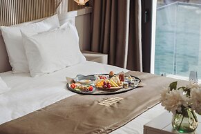 Shayna Beach Club