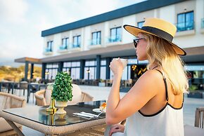 Shayna Beach Club
